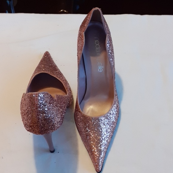 Shoes - Picture 2 of 4